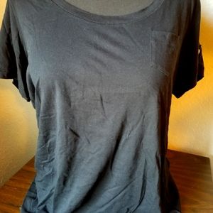 Black t-shirt with pocket